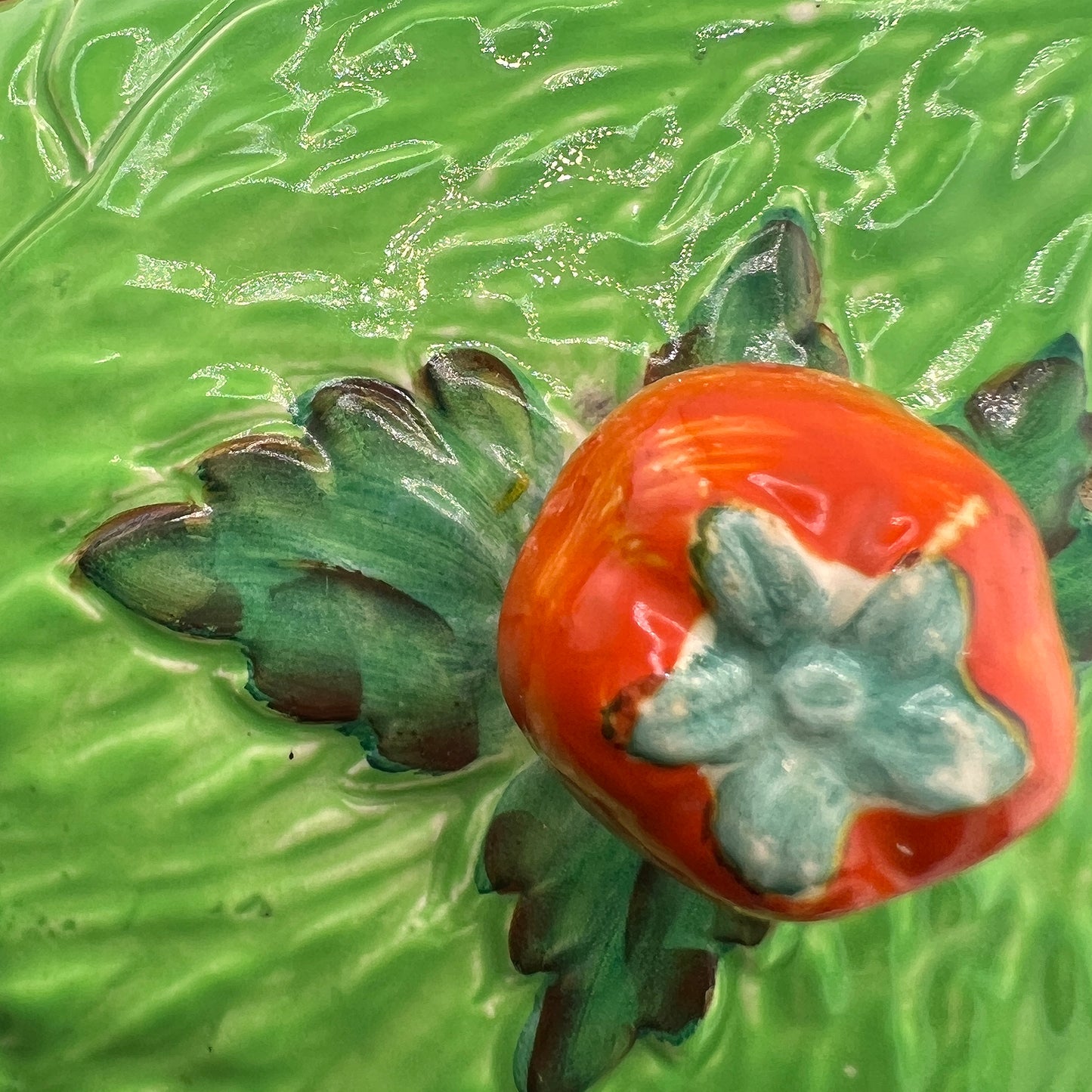 English Majolica Cabbage Butter or Cheese Dish with Tomato Finial, circa 1920s