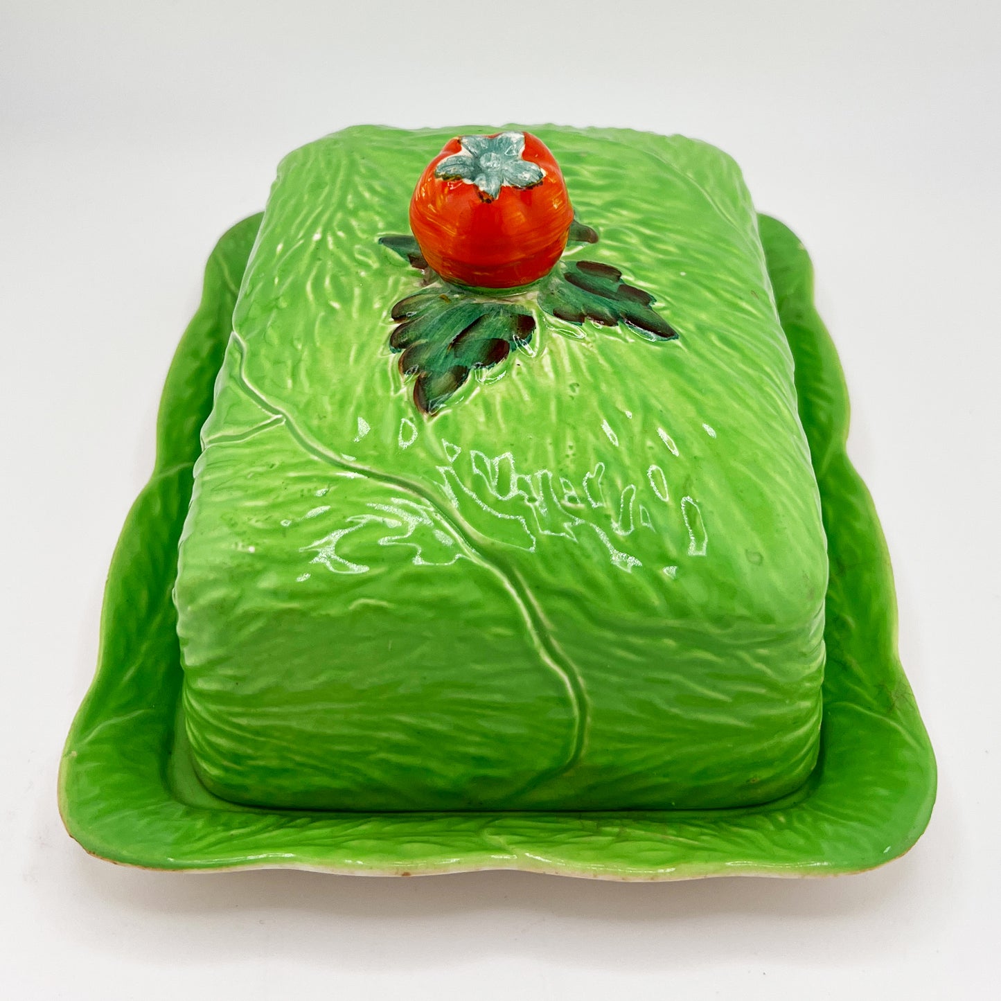 English Majolica Cabbage Butter or Cheese Dish with Tomato Finial, circa 1920s
