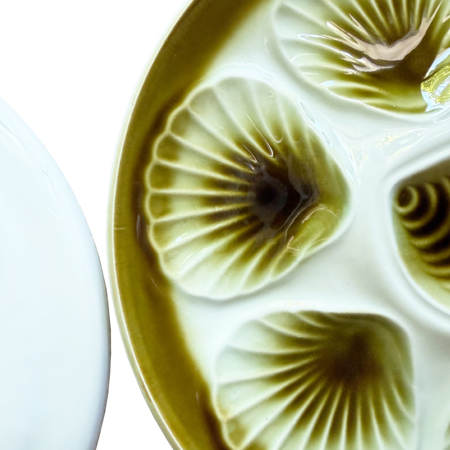 Set of 8 Green French Majolica Oyster Plates & Platter Moulin des Loups Orchies