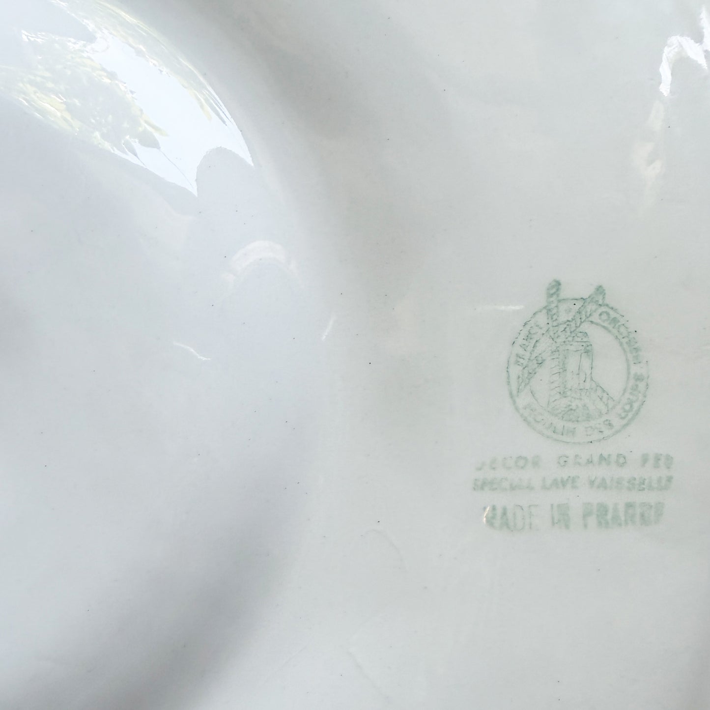 Set of 8 Green French Majolica Oyster Plates & Platter Moulin des Loups Orchies
